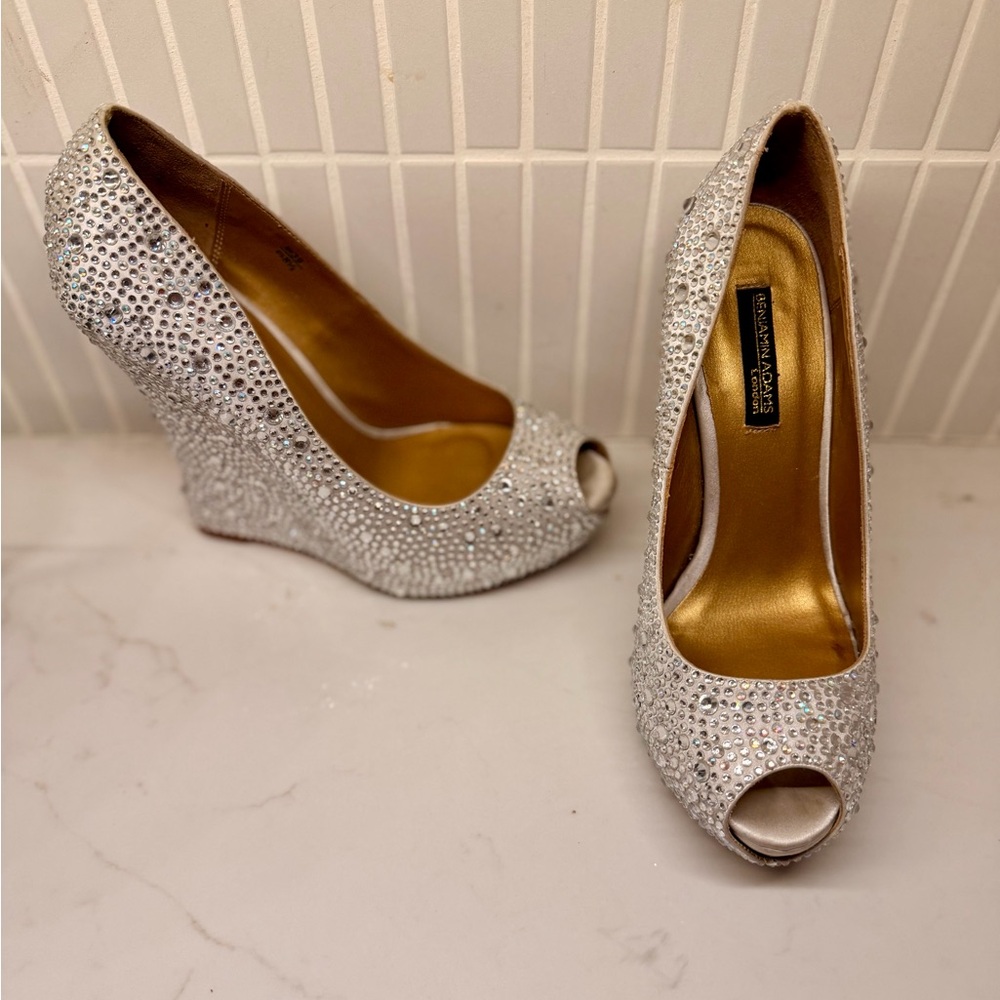 Benjamin Adam's Cali Swarovski Crystal Encrusted Peep-toe Wedding Wedges. Sz 8.5 - Picture 5 of 9